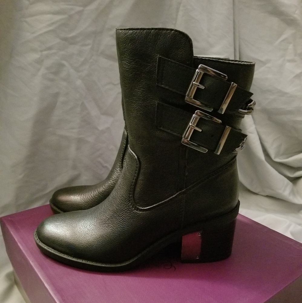 Fergie Wistful Black Leather Moto Bootie Chains - Picture 4 of 7